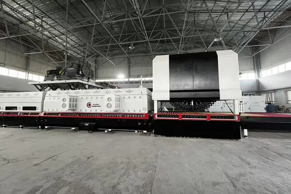 Easttec Forced Convection Curved Glass Toughening Machine with Hard Roller