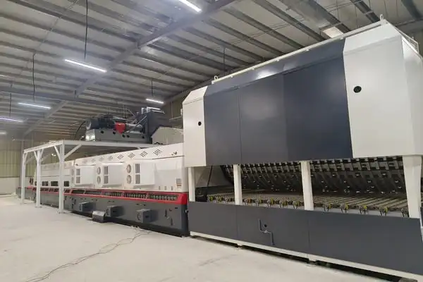 Easttec Forced Convection Curved Glass Toughening Machine with Flexible Roller