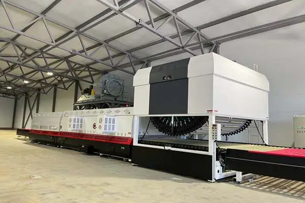 Easttec Forced Convection Curved Glass Toughening Machine with Hard Roller